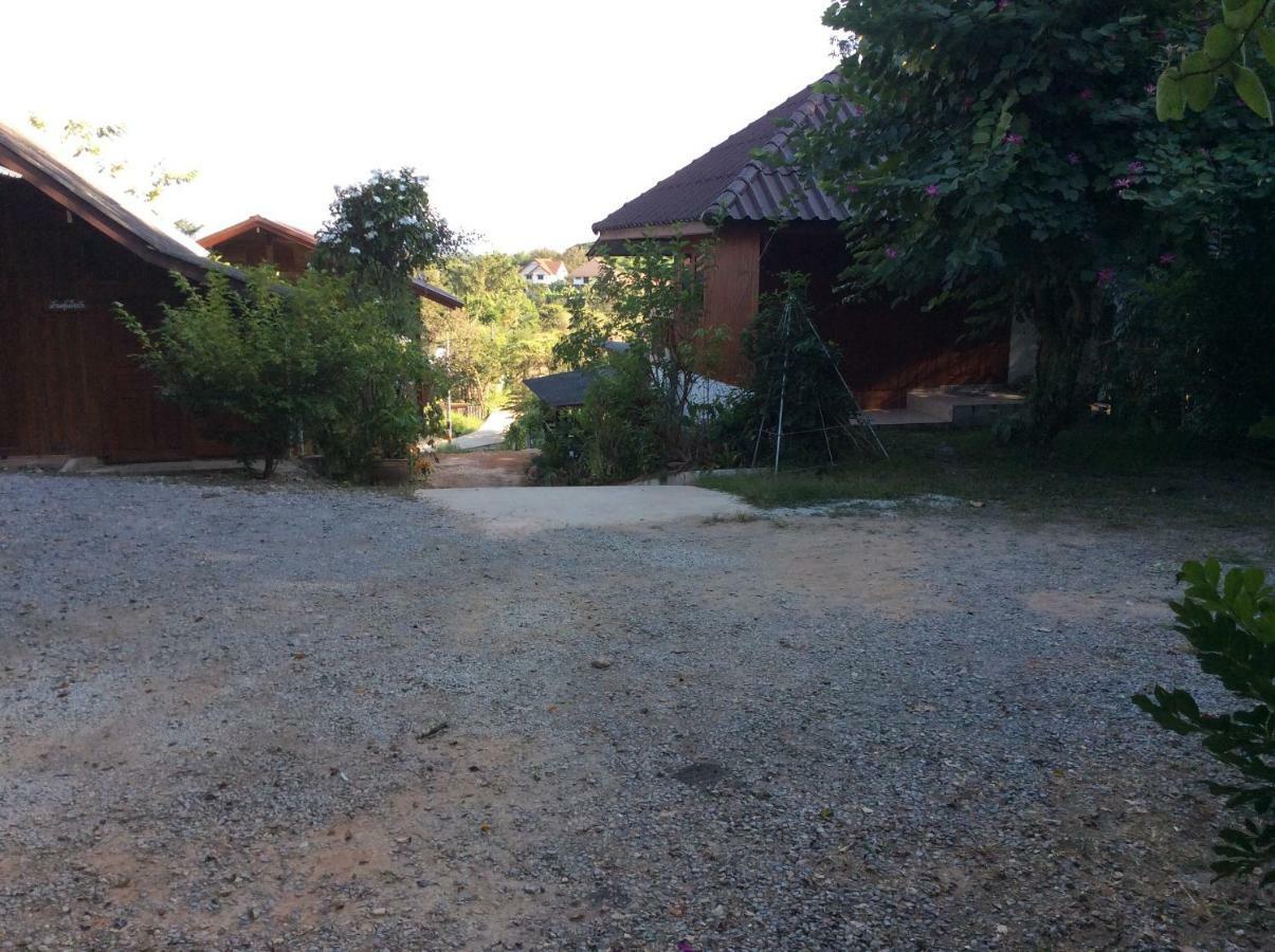 เศรษฐีโฮมเสตย์ Apartment น่าน ภายนอก รูปภาพ