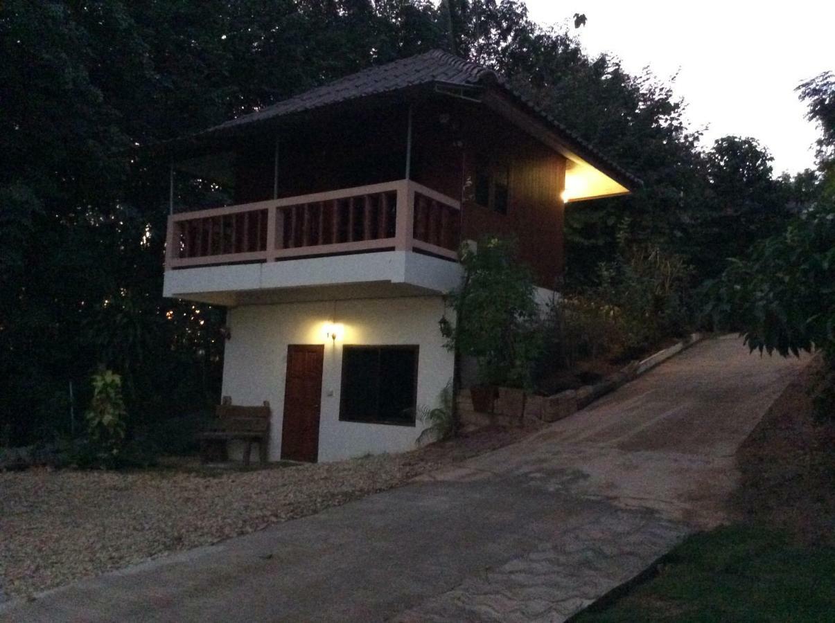 เศรษฐีโฮมเสตย์ Apartment น่าน ภายนอก รูปภาพ