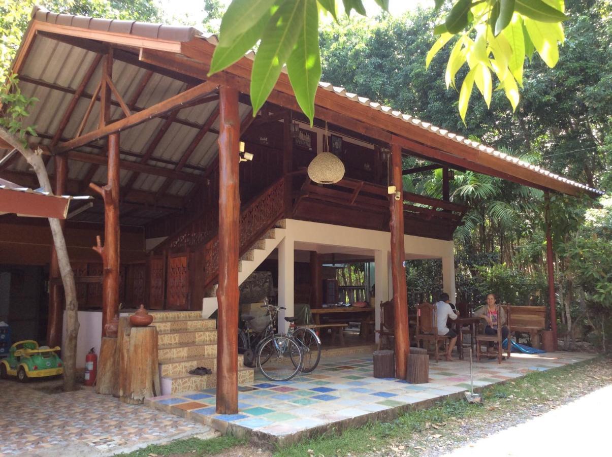 เศรษฐีโฮมเสตย์ Apartment น่าน ภายนอก รูปภาพ